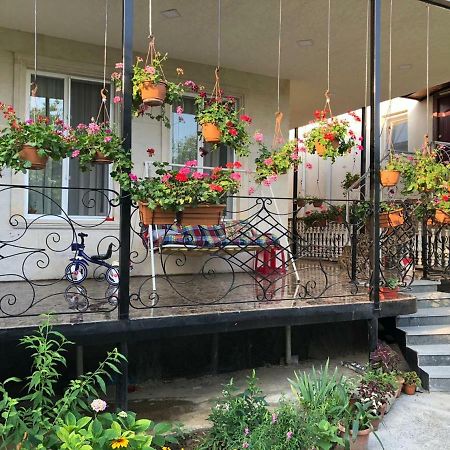 Guest House Tasunia Kutaiszi Kültér fotó